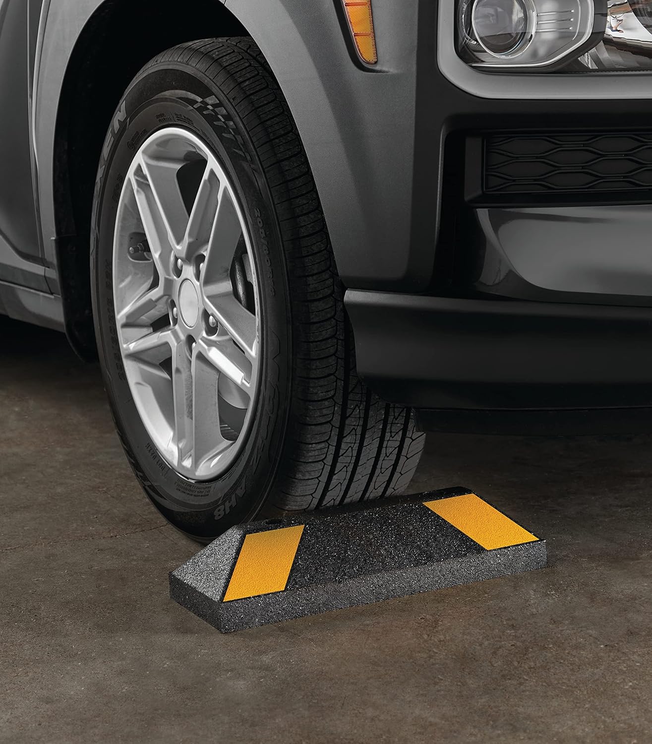 Rubberific Heavy Duty Rubber Parking Stop Durable Easy to Install Reflective Parking Curb Garage Car Stopper for Indoor and Outdoor Use (1 Pack)
